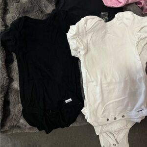 Bundle of Gerber Baby Onesie - 6-9 Months